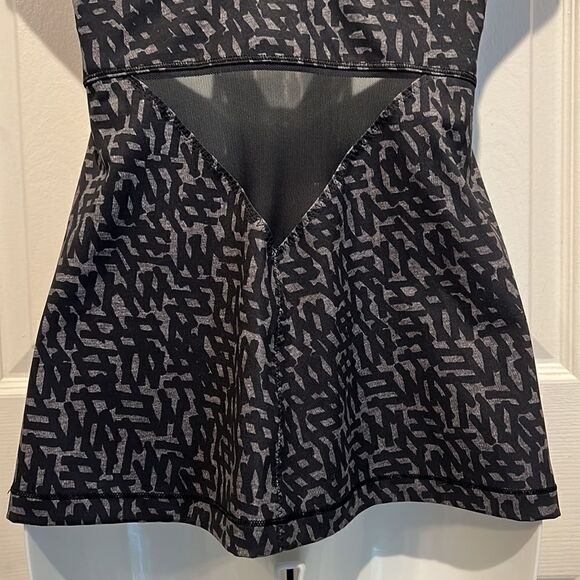 LULULEMON Black/Grey Running In The City Tank Top Size 6 - Picture 10 of 15